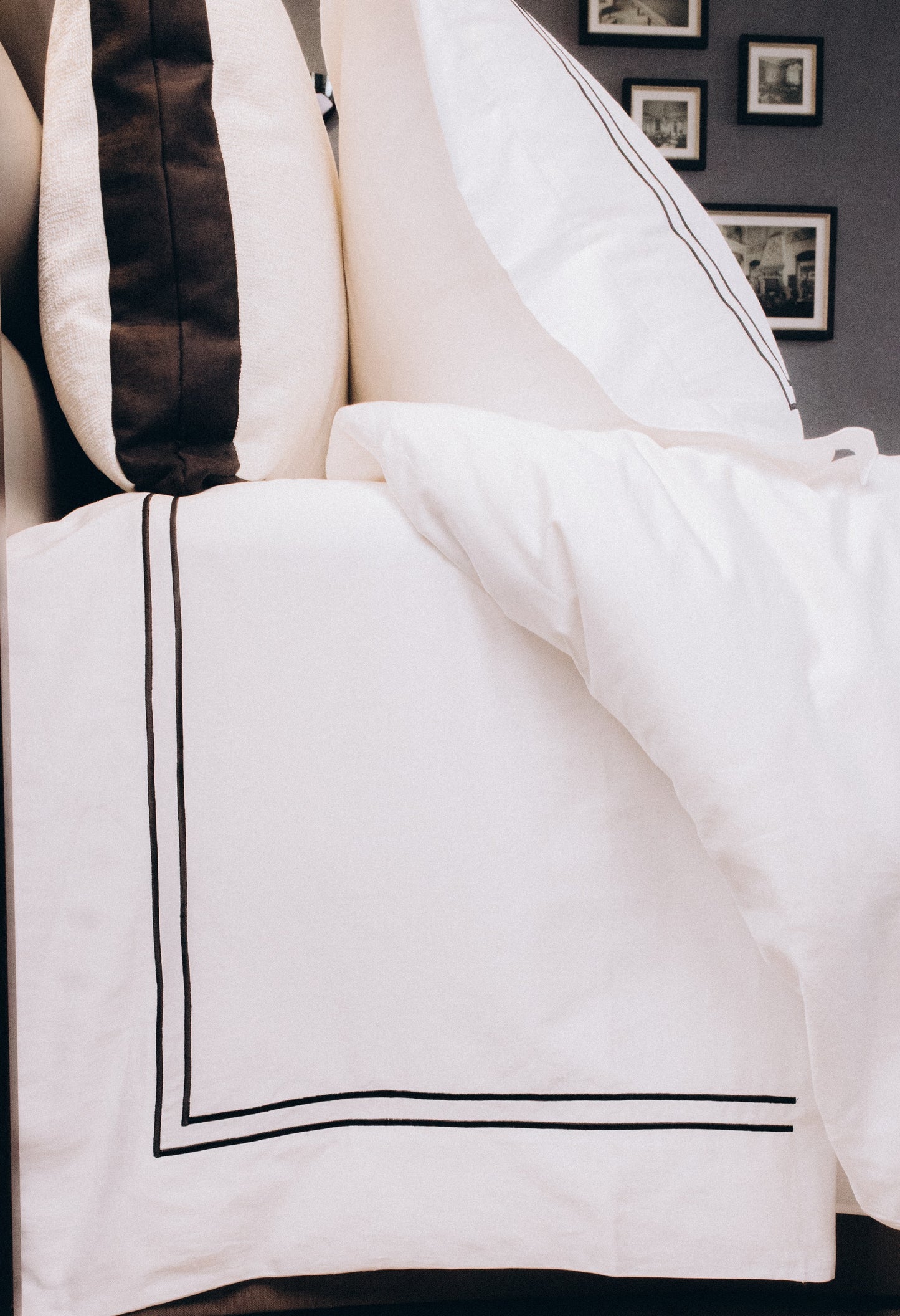 Drap de lits de luxe 300TC. Drap du dessus avec vue de côté.